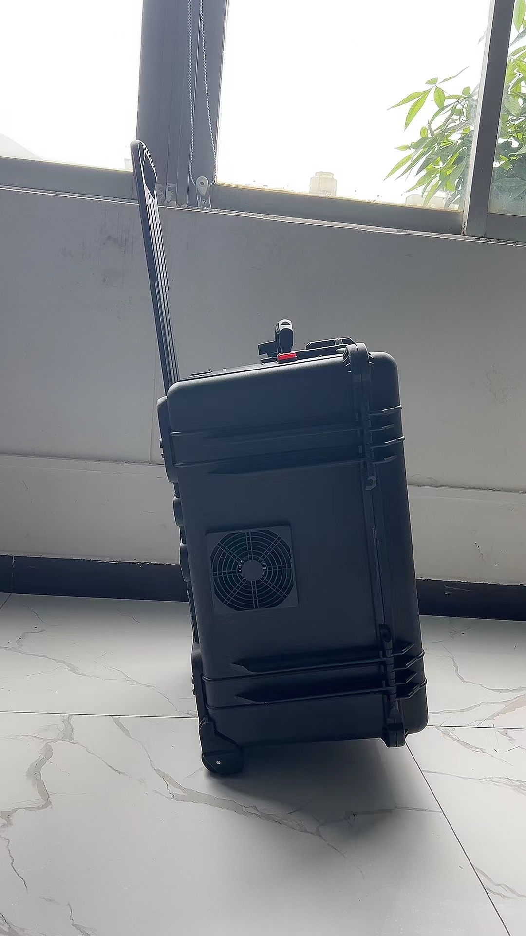 平乐手拉箱型移动通信干扰器